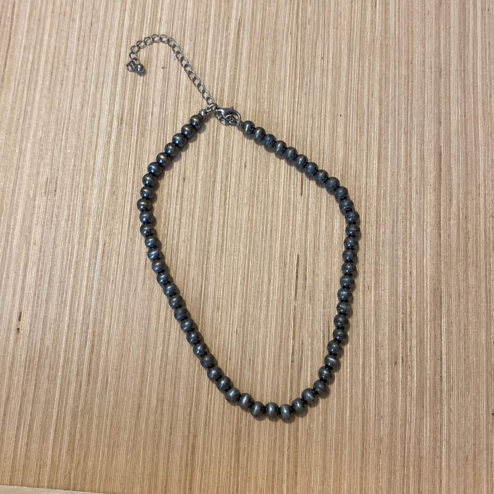 Western pearl necklace